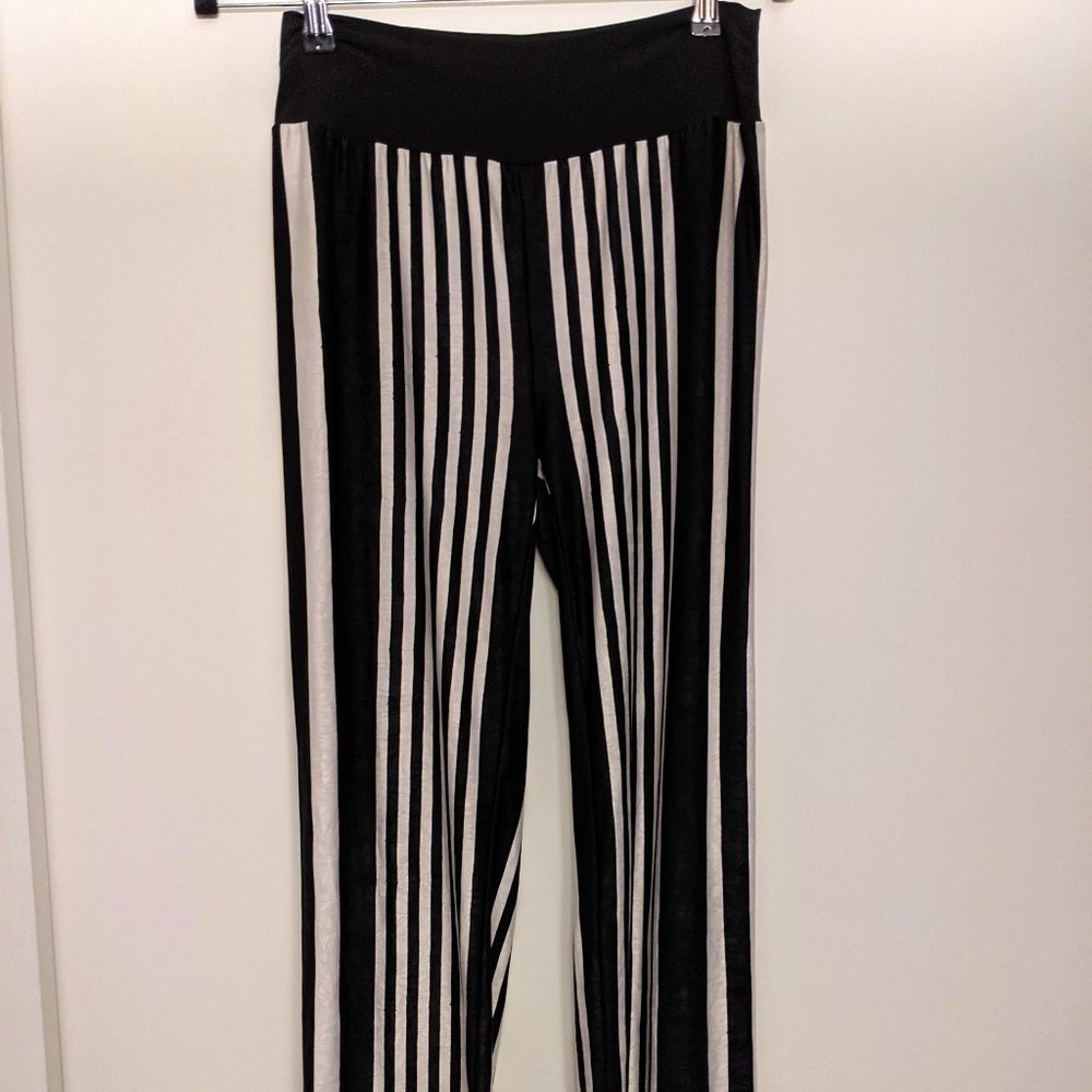 Stretchy Striped Flare Leggings